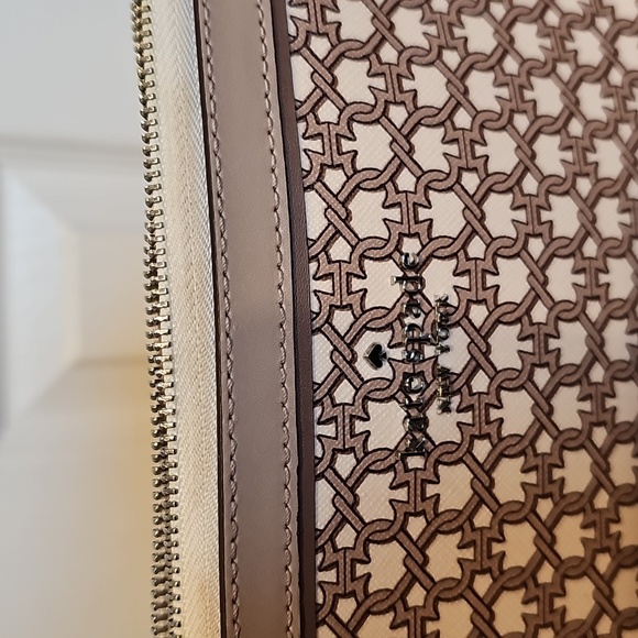 Kate Spade Medium Zip Pouch In Spade Link - Picture 5 of 6